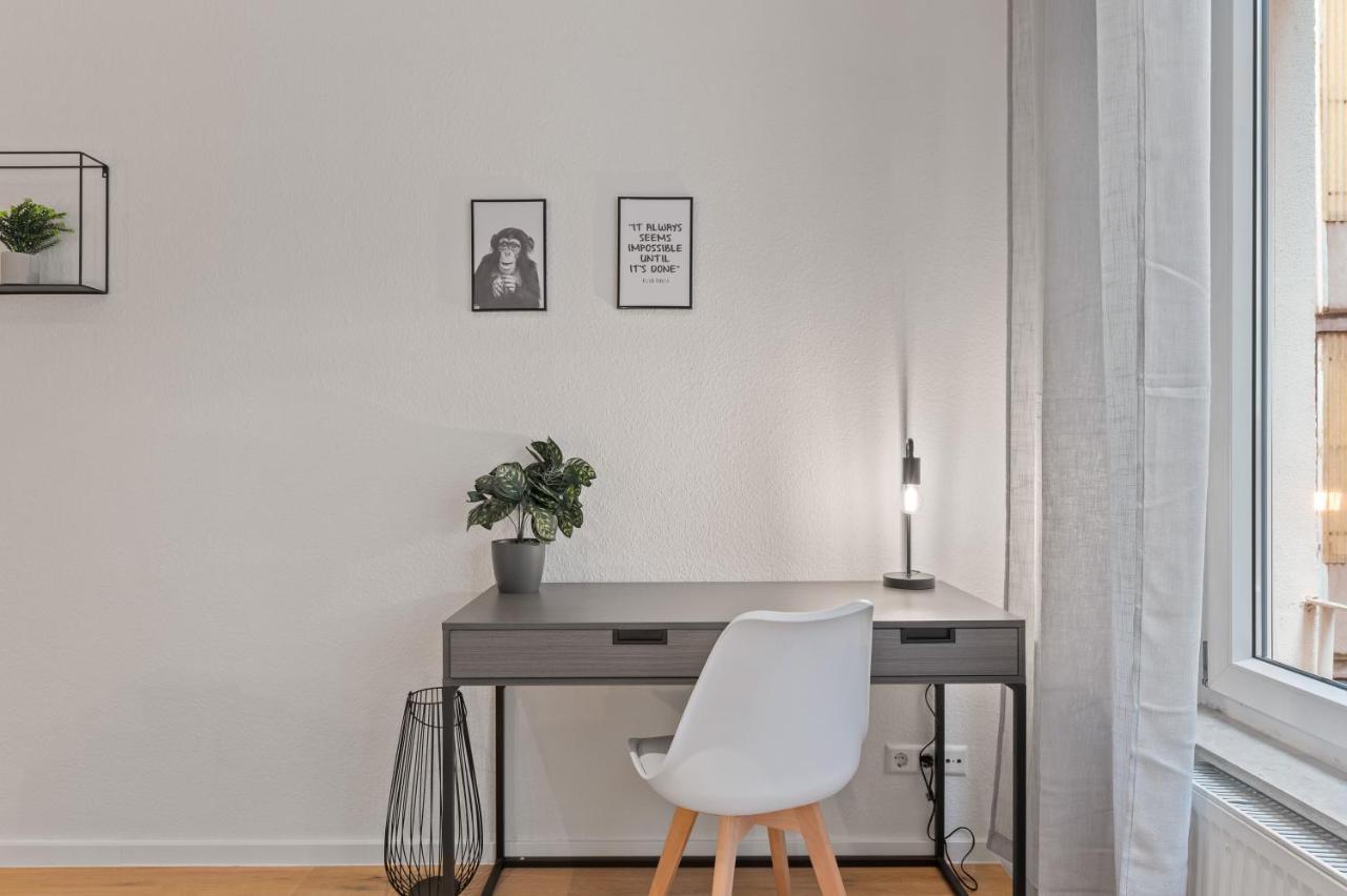 シュトゥットガルトDas Crazy Monkey Loft Mit 100Qm & Summerloungeアパートメント エクステリア 写真