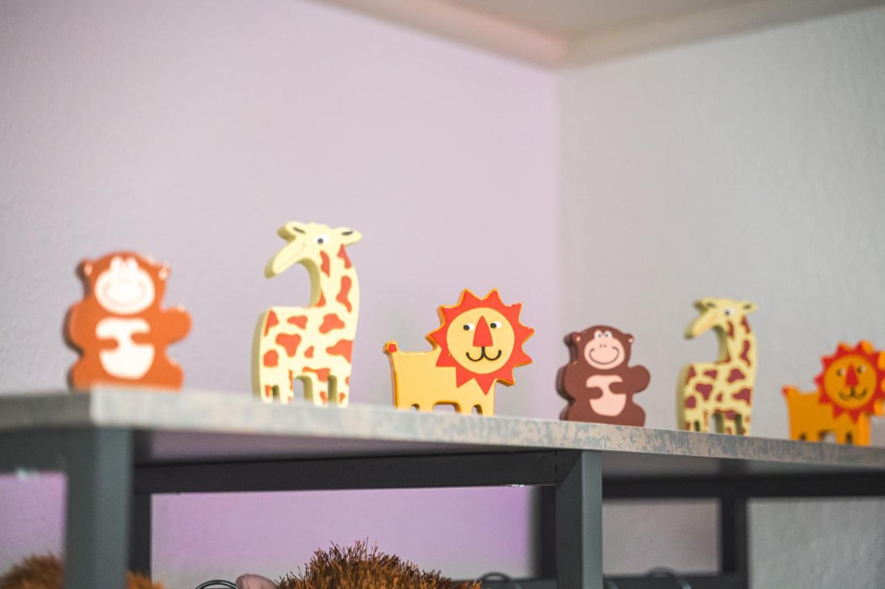 シュトゥットガルトDas Crazy Monkey Loft Mit 100Qm & Summerloungeアパートメント エクステリア 写真