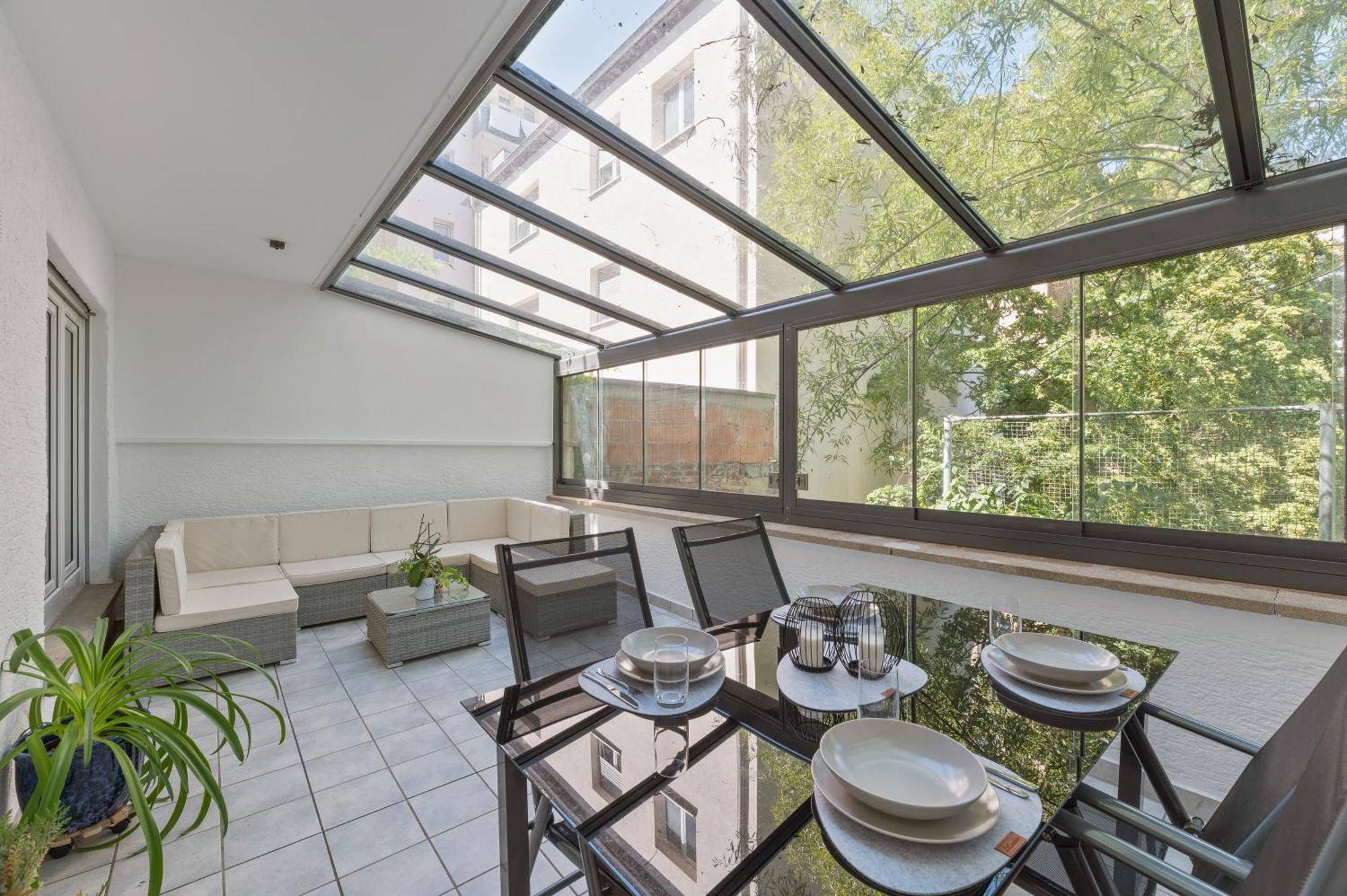 シュトゥットガルトDas Crazy Monkey Loft Mit 100Qm & Summerloungeアパートメント エクステリア 写真